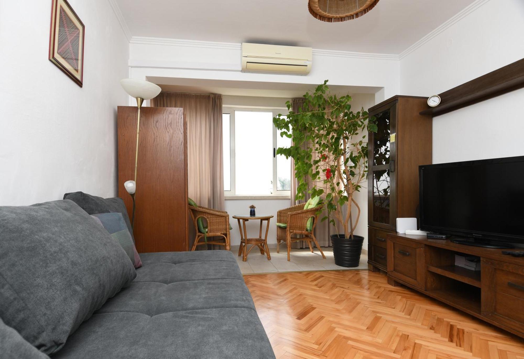 Bor Apartment